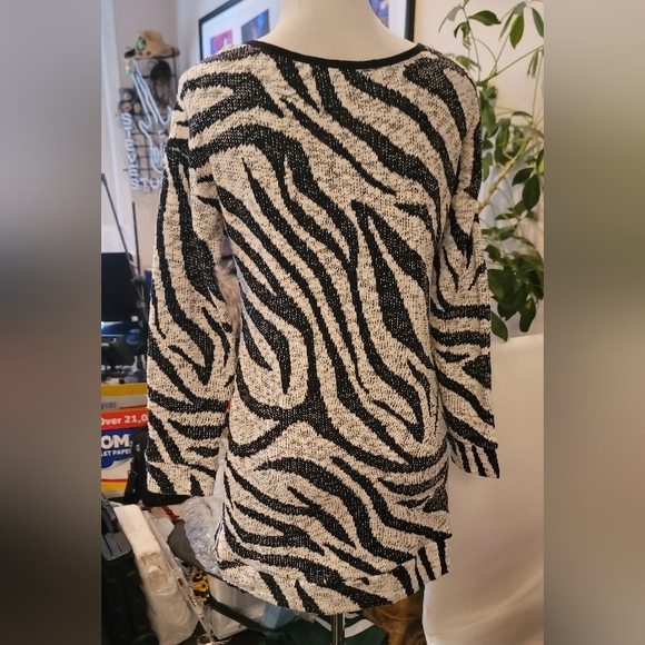 Joseph Ribkoff Zebra Print Long Sleeve Cotton Blend Sweater Size 8 - Picture 3 of 7